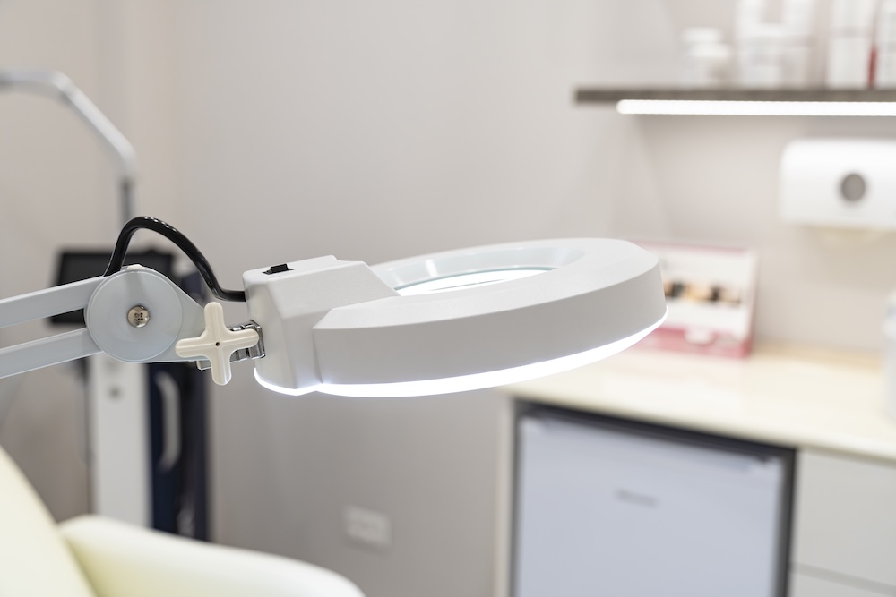 lampa do salonu kosmetycznego