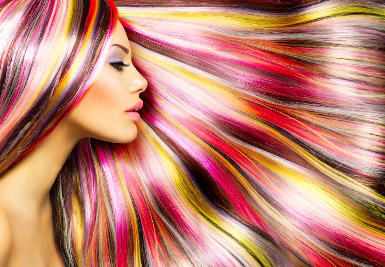 Piękne włosy z farbami do włosów – jak uzyskać idealny kolor?